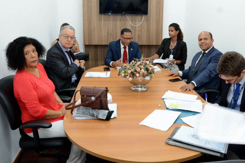Comissão convoca reunião com secretários de Saúde e Gestão