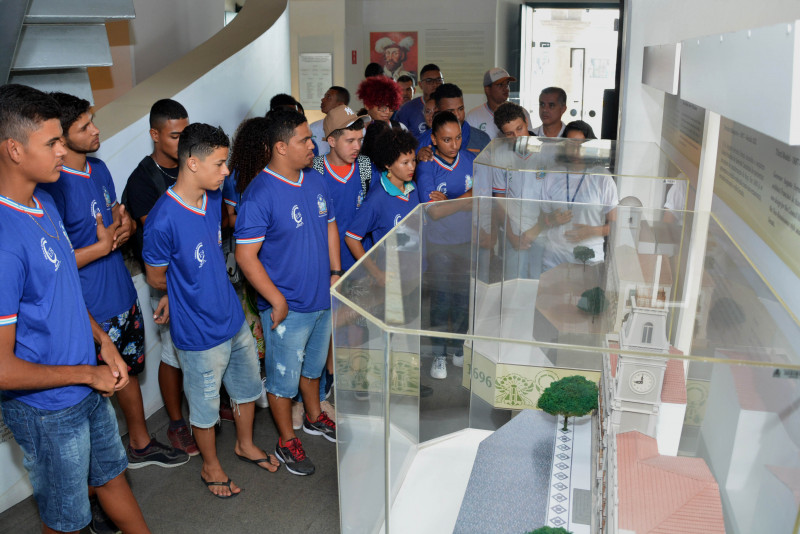 Memorial recebe visita de estudantes do Colégio Estadual de Biritinga