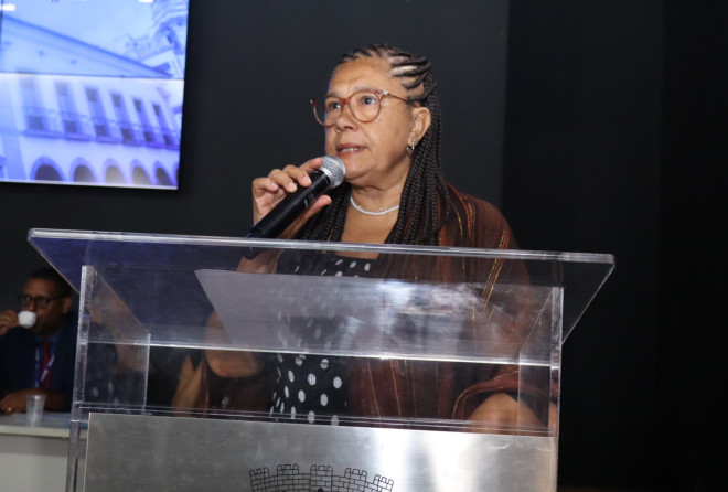 Marta defende combate ao assédio e vagões exclusivos para mulheres