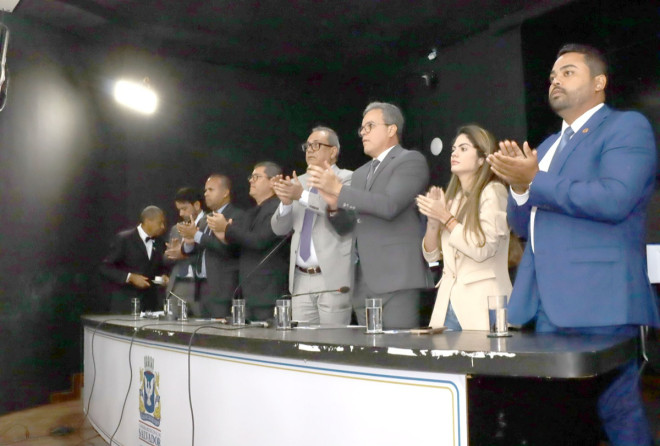 Câmara homenageia Assistência Militar e servidores por resistência durante invasão ao Centro de Cultura