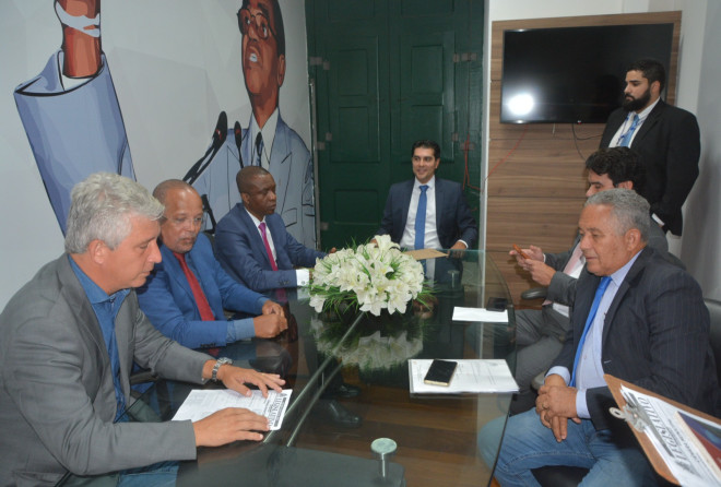 Câmara instala 13 comissões permanentes