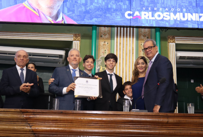 Câmara homenageia diretor-geral Adriano Gallo