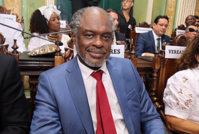 Sílvio Humberto critica revogação de interdição da “Passarela do Apartheid”