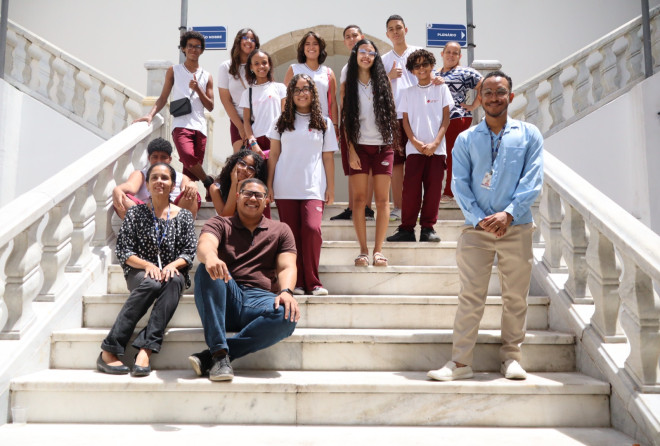 Alunos mergulham na história de Salvador no Memorial da Câmara
