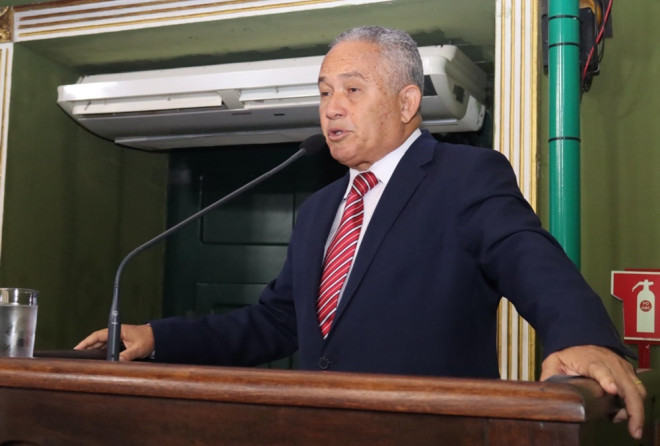 Téo Senna rebate Adolpho Loyola sobre ponte Salvador-Itaparica