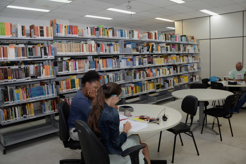 Biblioteca da Câmara orienta sobre doações de livros e periódicos