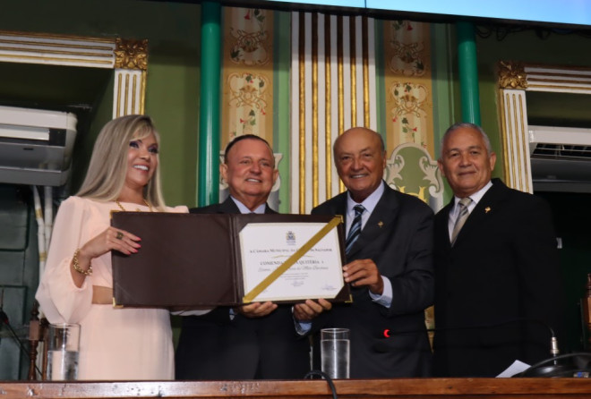 Juíza Lívia de Melo Barbosa recebe Comenda Maria Quitéria