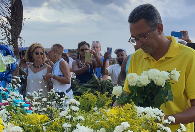 Marcelo Maia marca presença na entrega do presente às águas