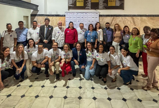 Aladilce apoia projeto para reduzir filas do SUS