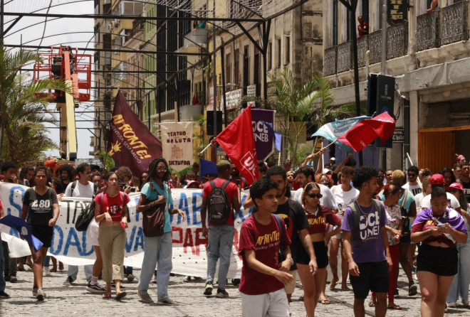 Tarifa de ônibus e passe livre estudantil serão tema de audiência