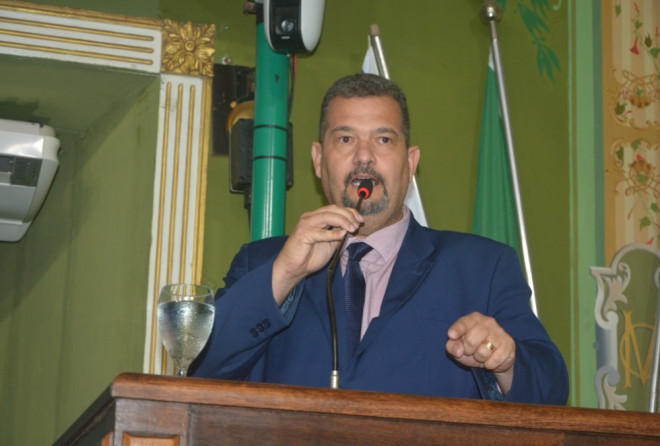 Gordinho da Favela propõe alteração da idade para gratuidade nos coletivos