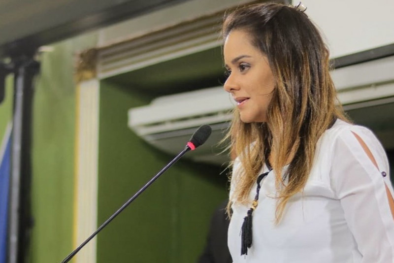 Lorena Brandão sugere que food trucks funcionem na Praça do Imbuí