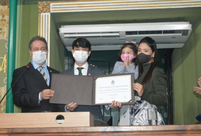 Câmara concede Título de Cidadão de Salvador ao médico Aquiles Tadashi
