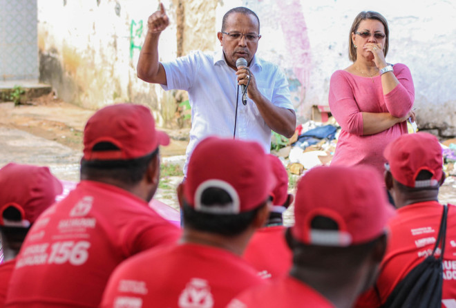 Garis e margaridas de Salvador conseguem aumento salarial
