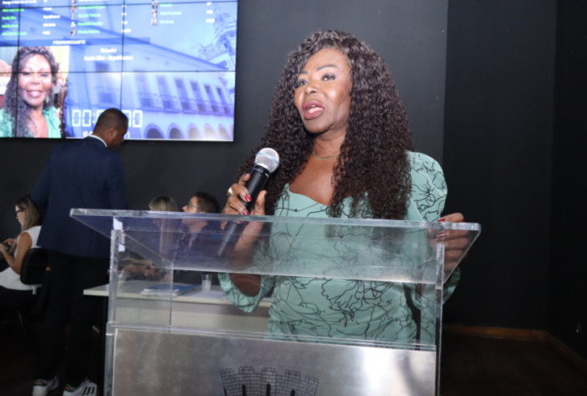 Ireuda Silva lamenta assassinato de professora de Direito