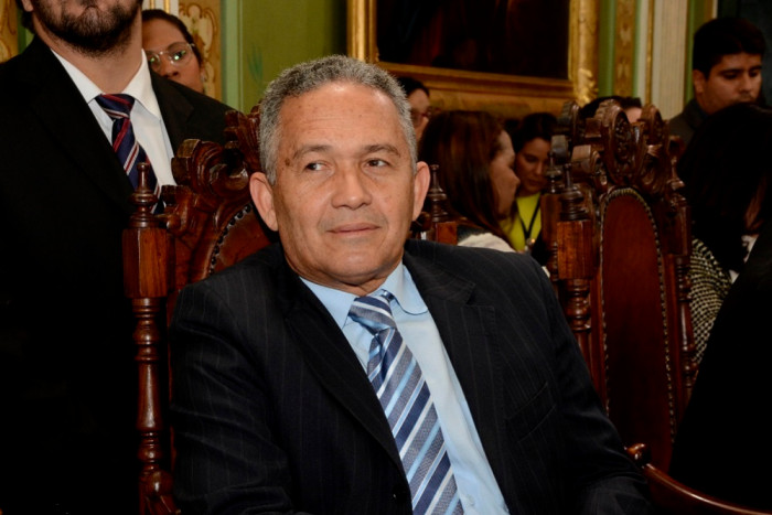 Téo Senna lamenta morte de ex-jogador de futebol