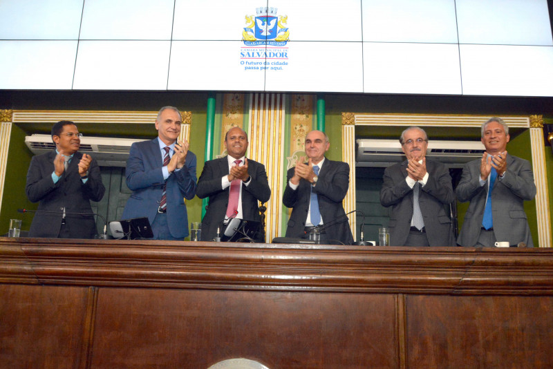 Câmara celebra 50 anos do Colégio Sartre em Salvador