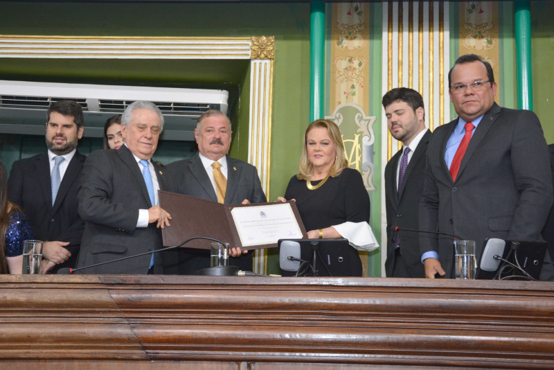 Paulo Ernesto Lebram recebe cidadania de Salvador
