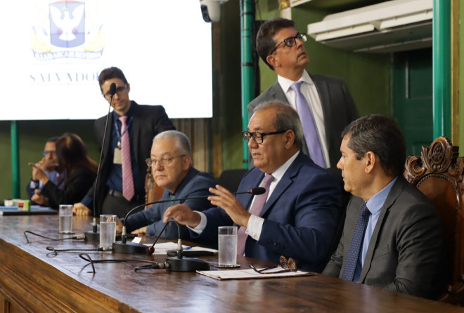 Vereadores discutem temas variados em sessão ordinária