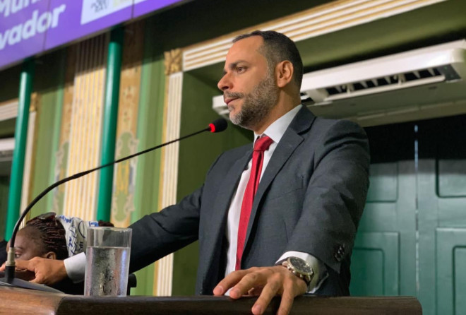 Vasconcelos lamenta manutenção de veto ao projeto da capoeira nas escolas