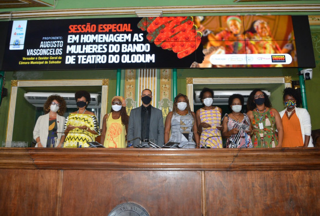 Sessão especial homenageia mulheres do Bando de Teatro Olodum
