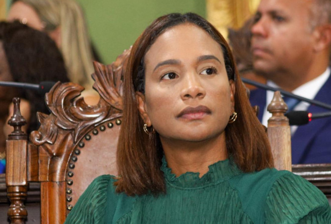 Cris Correia critica portaria do governo