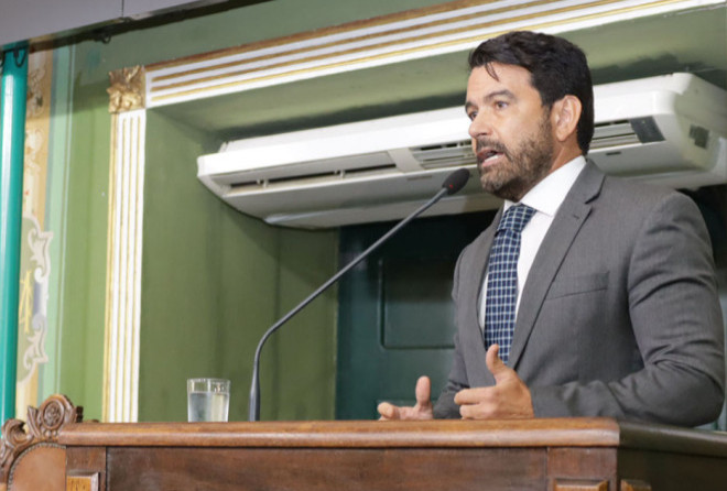 Vereador Paulo Magalhães Jr. concede Título de Cidadã de Salvador à jurista  Virgínia Afonso