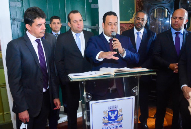 Kel Torres toma posse como vereador de Salvador