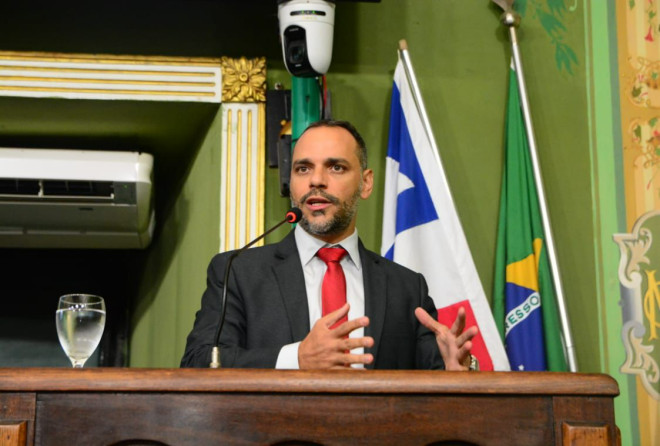 Augusto Vasconcelos critica aumento do ISS para serviços médicos