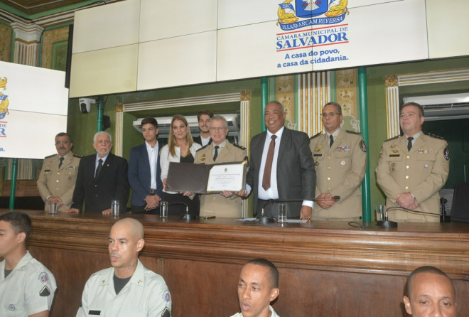 Câmara homenageia major PM Marcelo Pitta