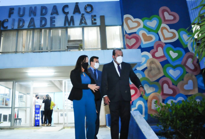 Geraldo Júnior e Ricardo Almeida visitam a Fundação Cidade Mãe