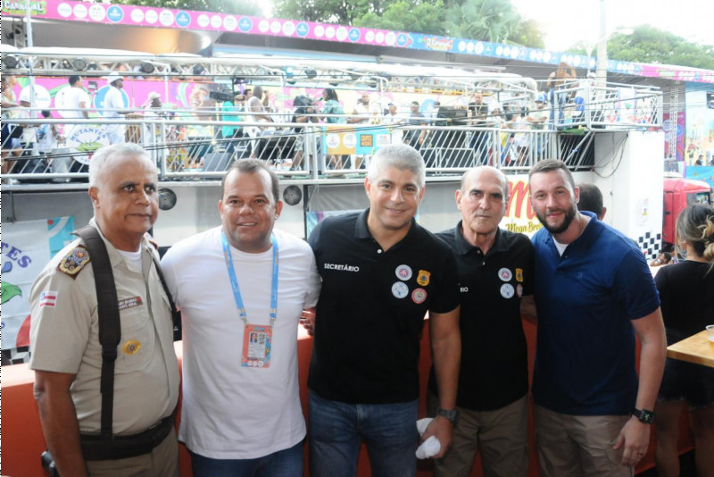 Titular da SSP e comandante da PM visitam o Camarote da Câmara