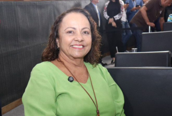 Aladilce Souza faz cobrança à Sefaz
