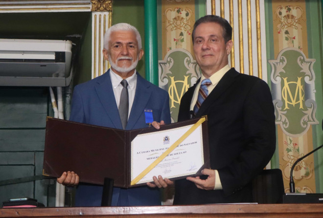 Pastor Décio Pimentel recebe Medalha Thomé de Souza