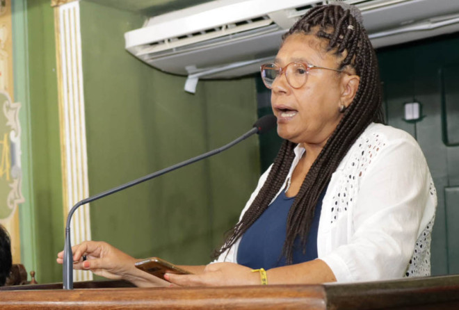 Marta Rodrigues critica aumentos anunciados pela Prefeitura