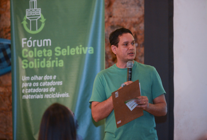 Fórum reúne 13 cooperativas para discutir reciclagem em Salvador