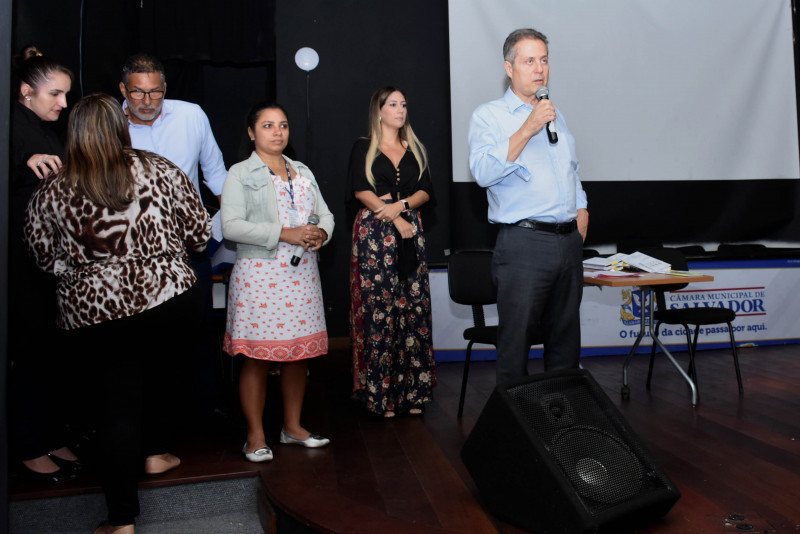 Profissionais da saúde e educação são capacitados para identificar autismo