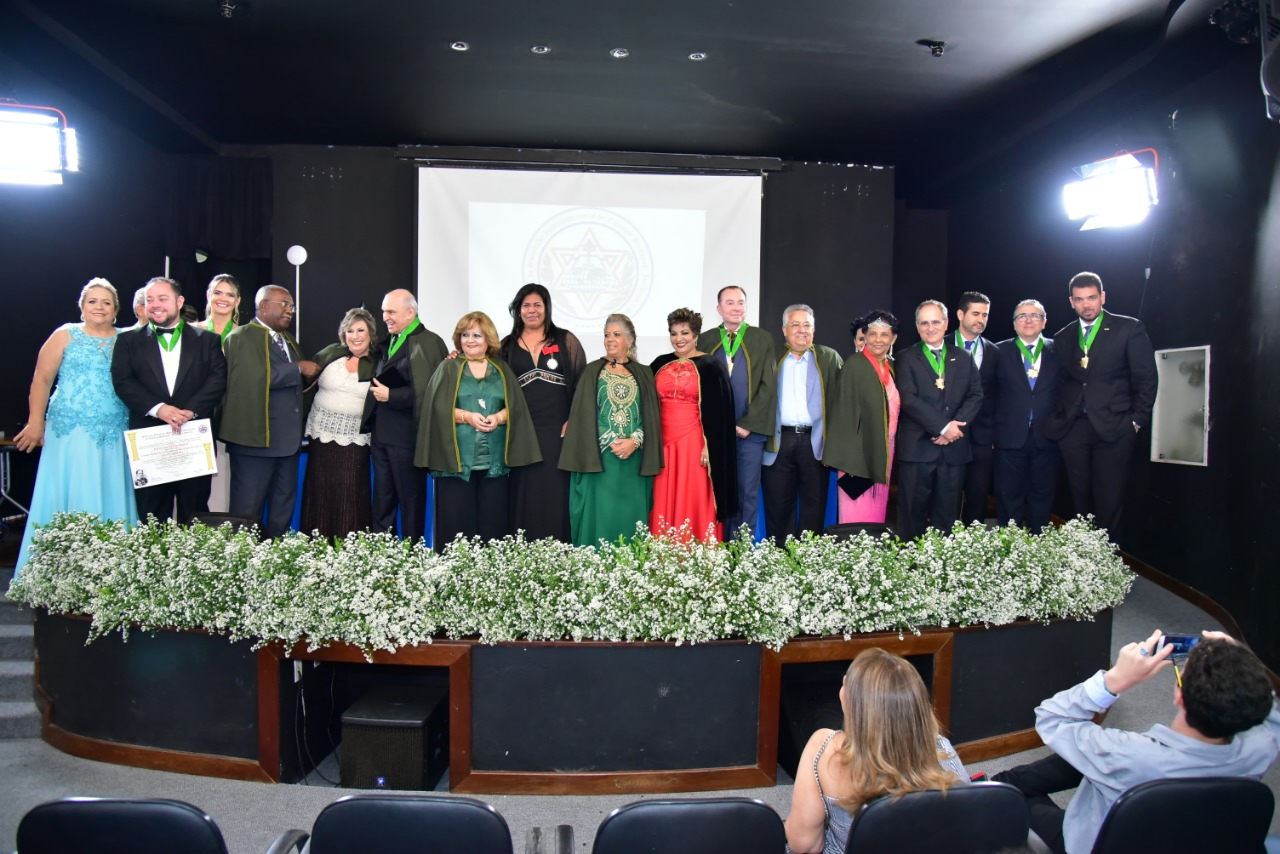 Soberana Ordem condecora destaques no âmbito social