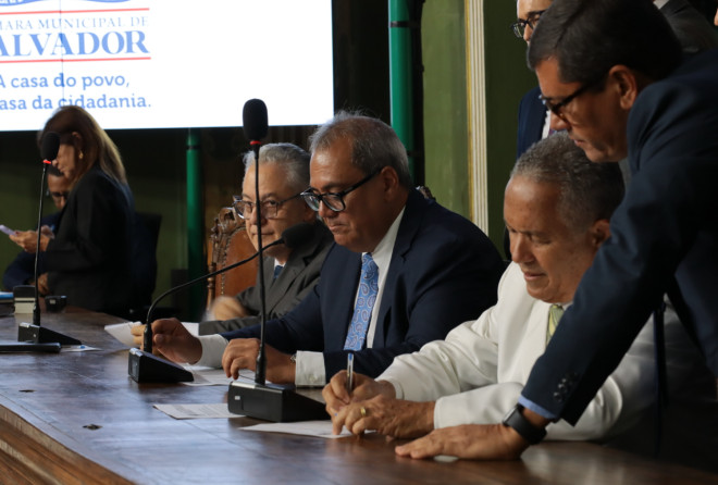 Vereadores debatem educação em sessão ordinária