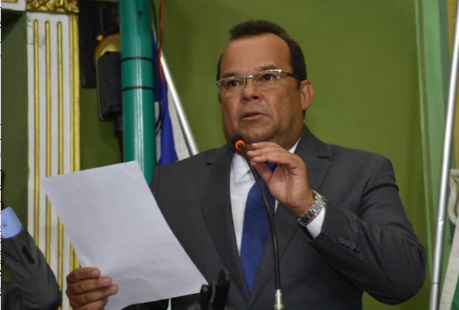Geraldo Júnior critica desempenho da educação municipal