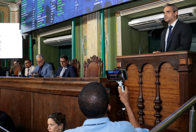 Vereadores criticam em sessão ordinária o corte de R$ 13 milhões na verba na Ufba