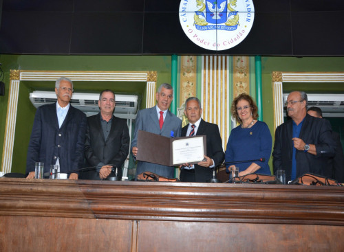 Medalha Thomé de Souza ao professor Lauro Gurgel