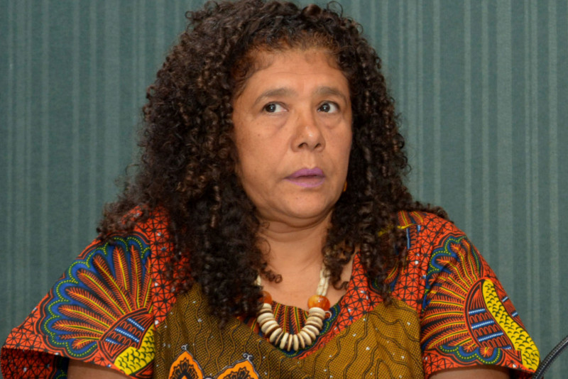 Marta protesta contra caso de racismo em agência da CEF