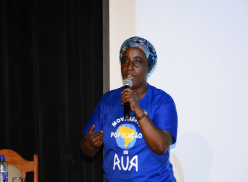 Câmara homenageia líder de movimento em defesa da população de rua
