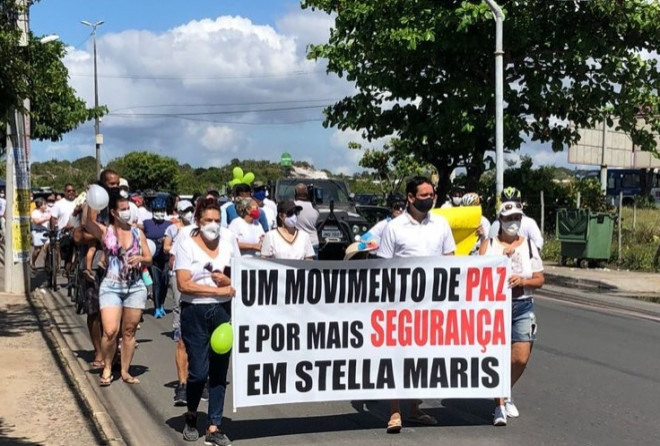 Moradores realizam passeata por mais segurança em Stella Maris e região
