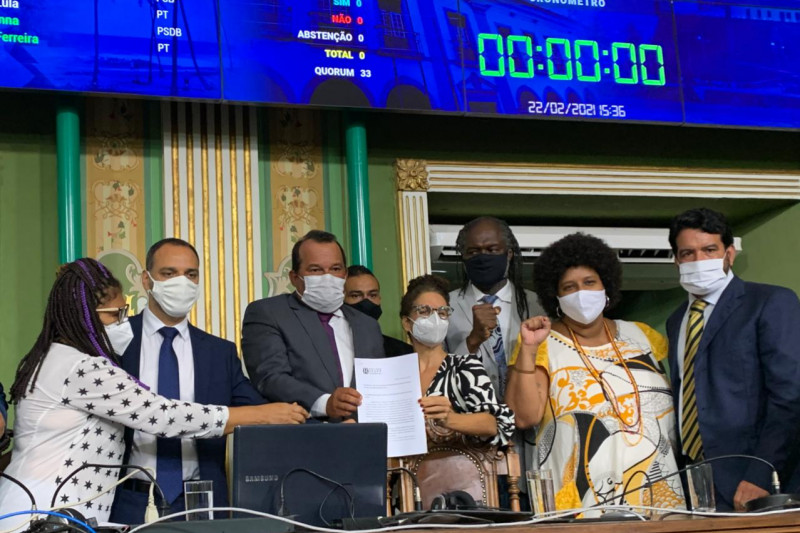 Oposição apresenta carta da Coalizão Negra por Direitos