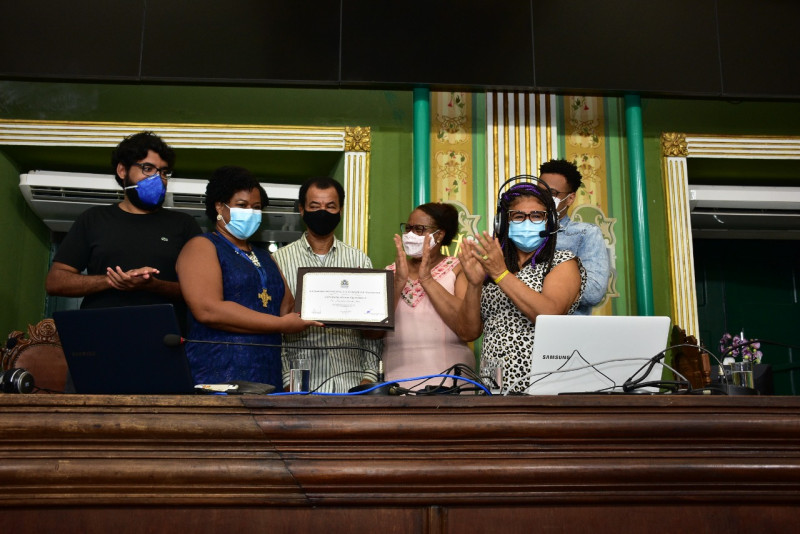 Cientista baiana recebe Comenda Maria Quitéria