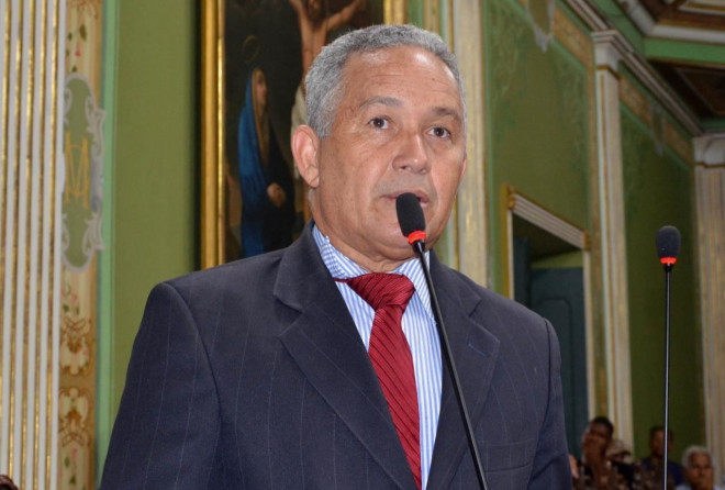 Téo Senna critica privatização do zoológico de Salvador
