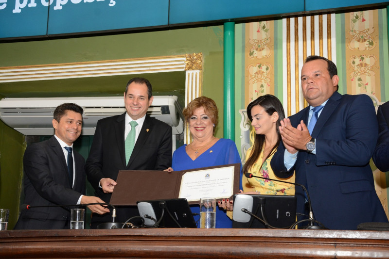 Desembargadora Maria da Graça Leal recebe cidadania de Salvador
