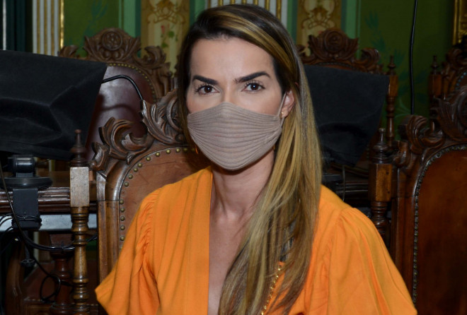 Projeto de Roberta Caires busca combater superendividamento